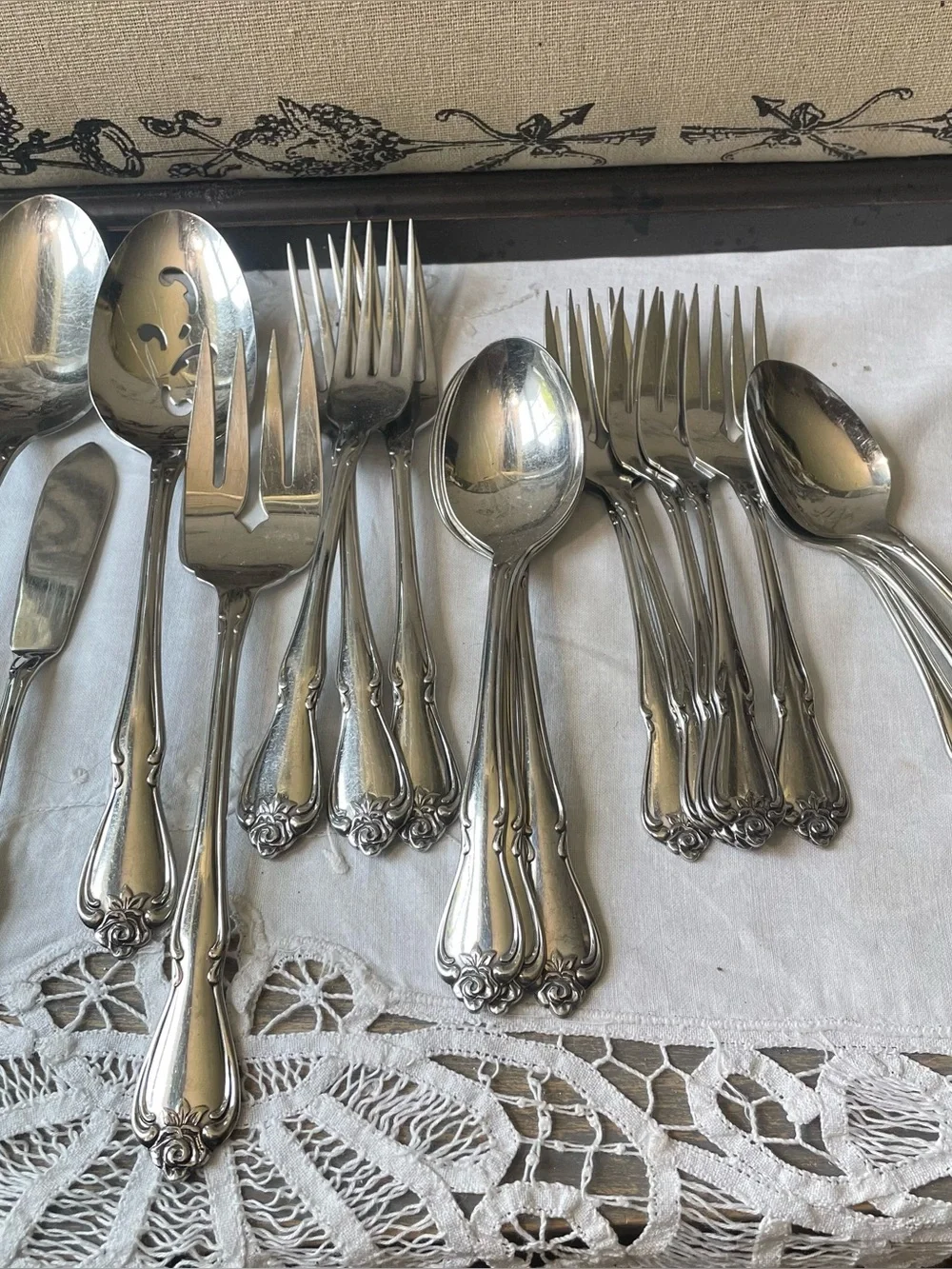 Oneida Arbor Rose stainless flatware replacement